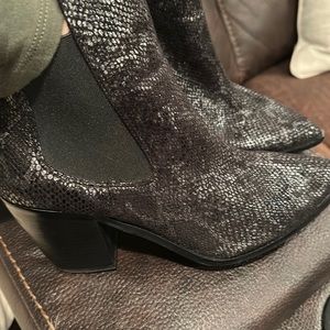 Chinese Laundry Black Snakeskin Boots. Size 10. Black with gray shimmer.